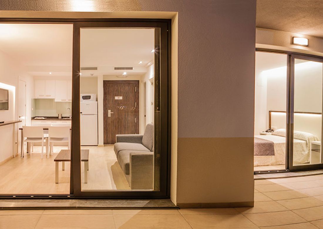 Estudios y apartamentos